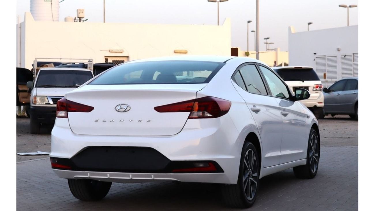 Hyundai Elantra GLS 2019 (GCC ) very good condition without accident
