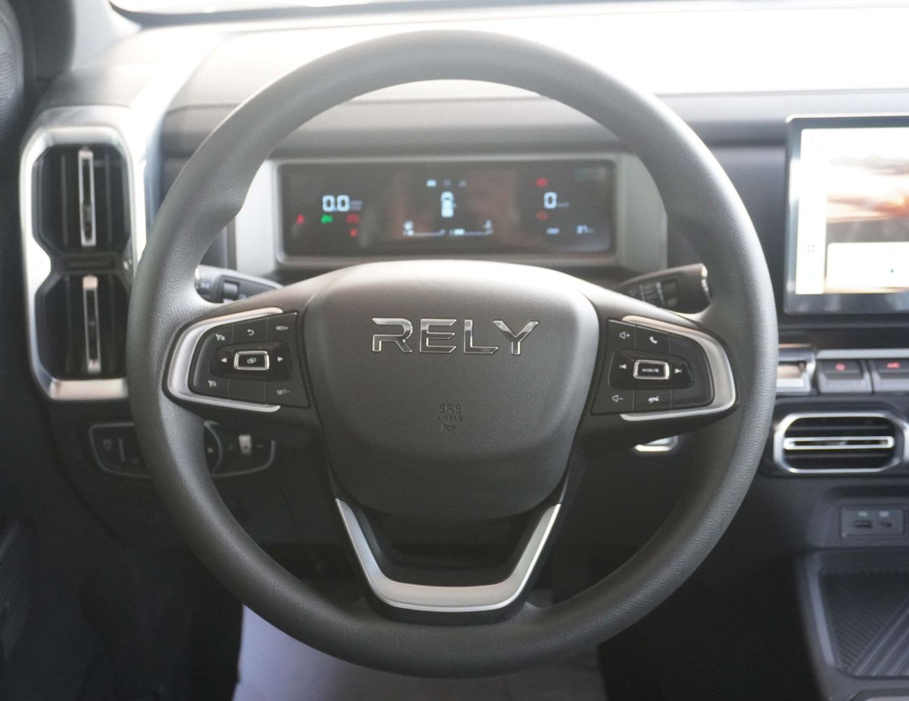 Rely R8 COMFORT 4x4 2.4L M/T 2026 MODEL