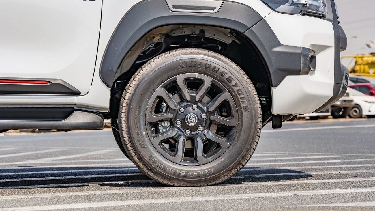 Toyota Hilux 2025 Toyota Hilux Adventure SR5 4.0L AT Petrol (White-Black)