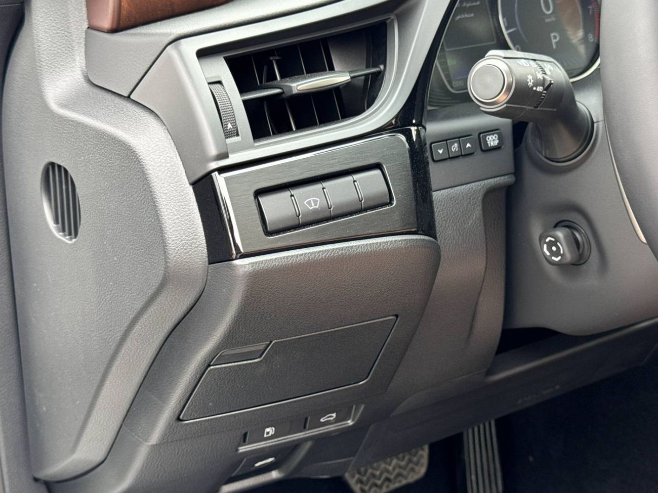 لكزس ES 350 2025 LEXUS ES350 3.5L PANAROMIC ELITE GCC BRAND NEW 0KM