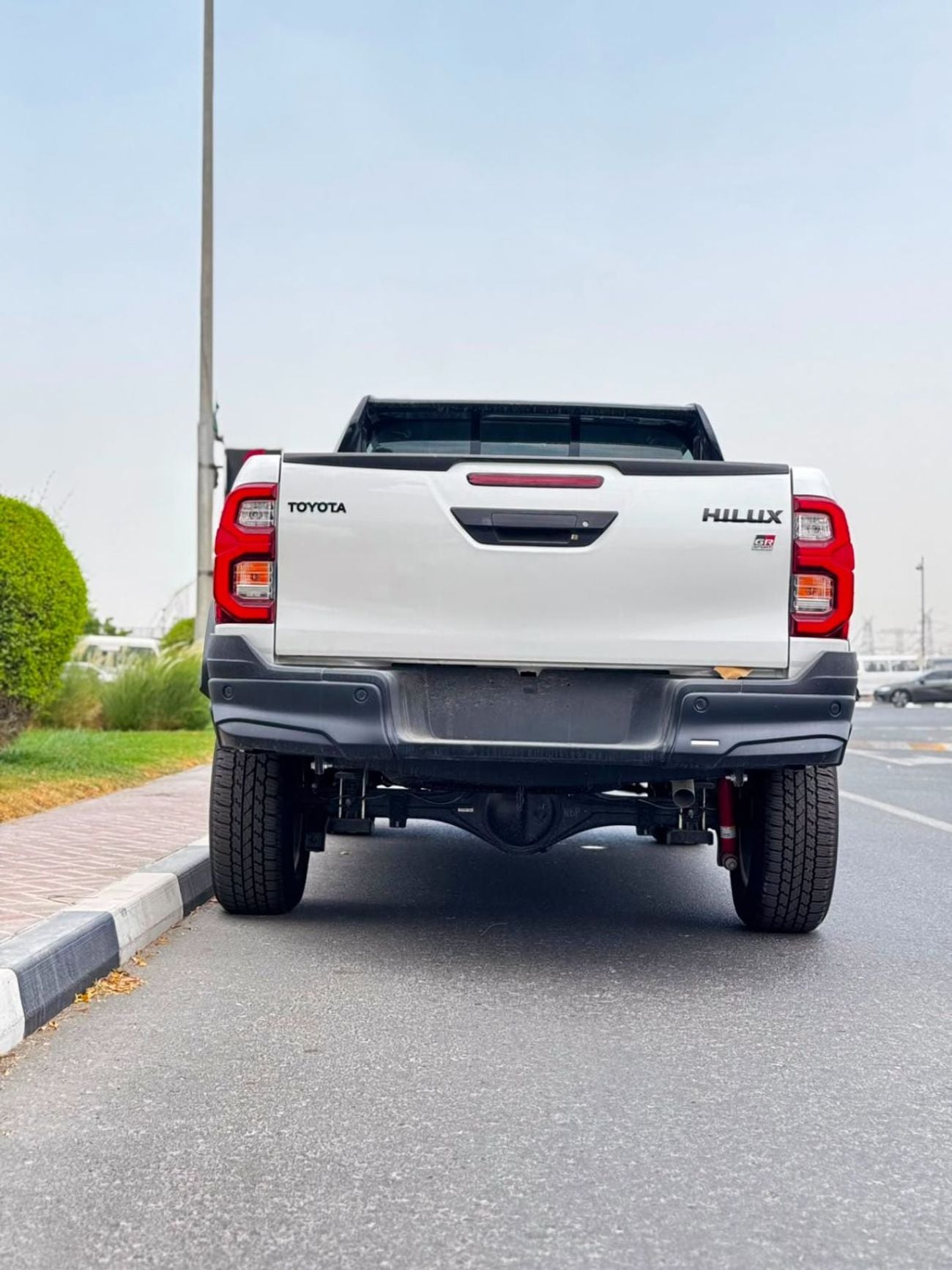 تويوتا هيلوكس SR5 (NON GCC)