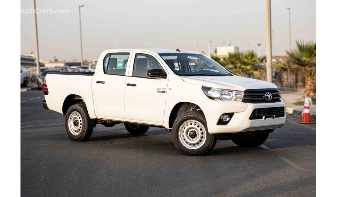 Toyota Hilux 2022 Toyota Hilux 4x4 DC 2.8 D MT - White inside Black