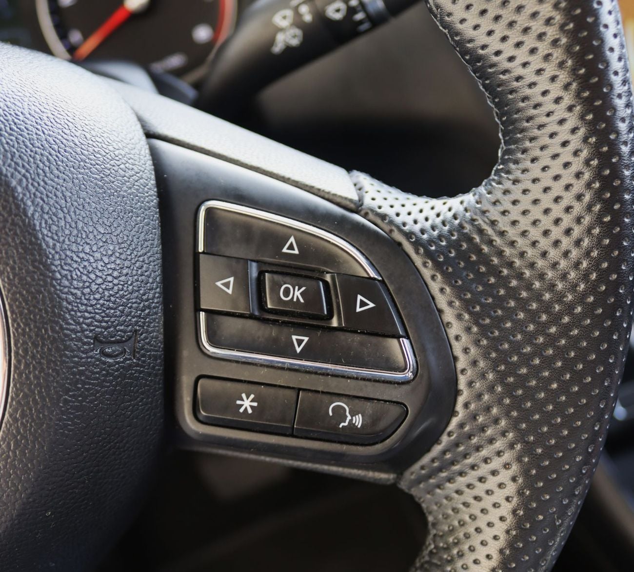 أم جي 5 ام جى 5 - 2024 - خليجى - بدون حوادث - محرك 1.5 - ممشى قليل - بحاله ممتازه