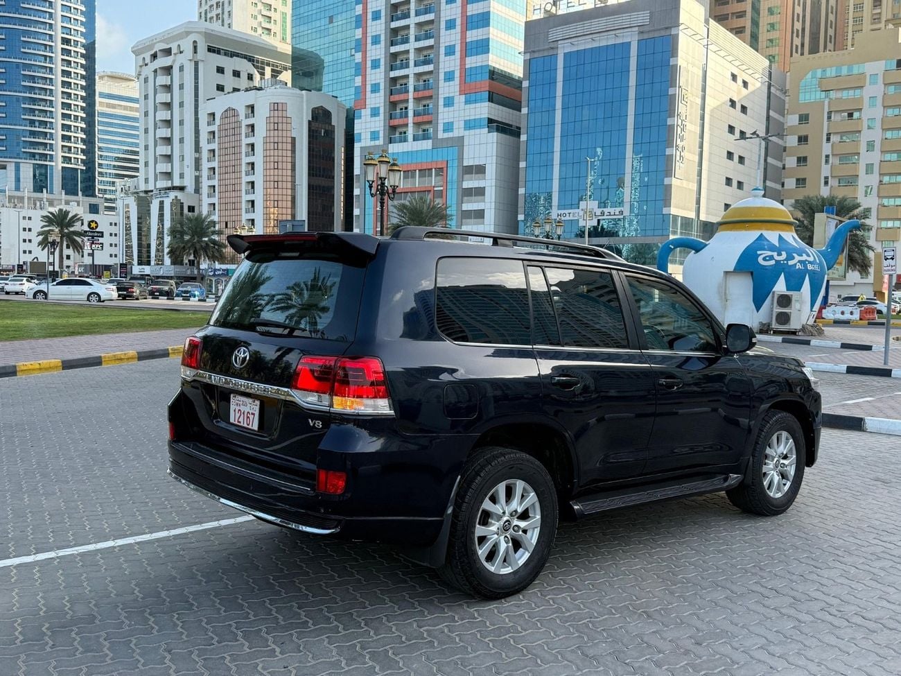 Toyota Land Cruiser 200 Series VX update to Sahara shape