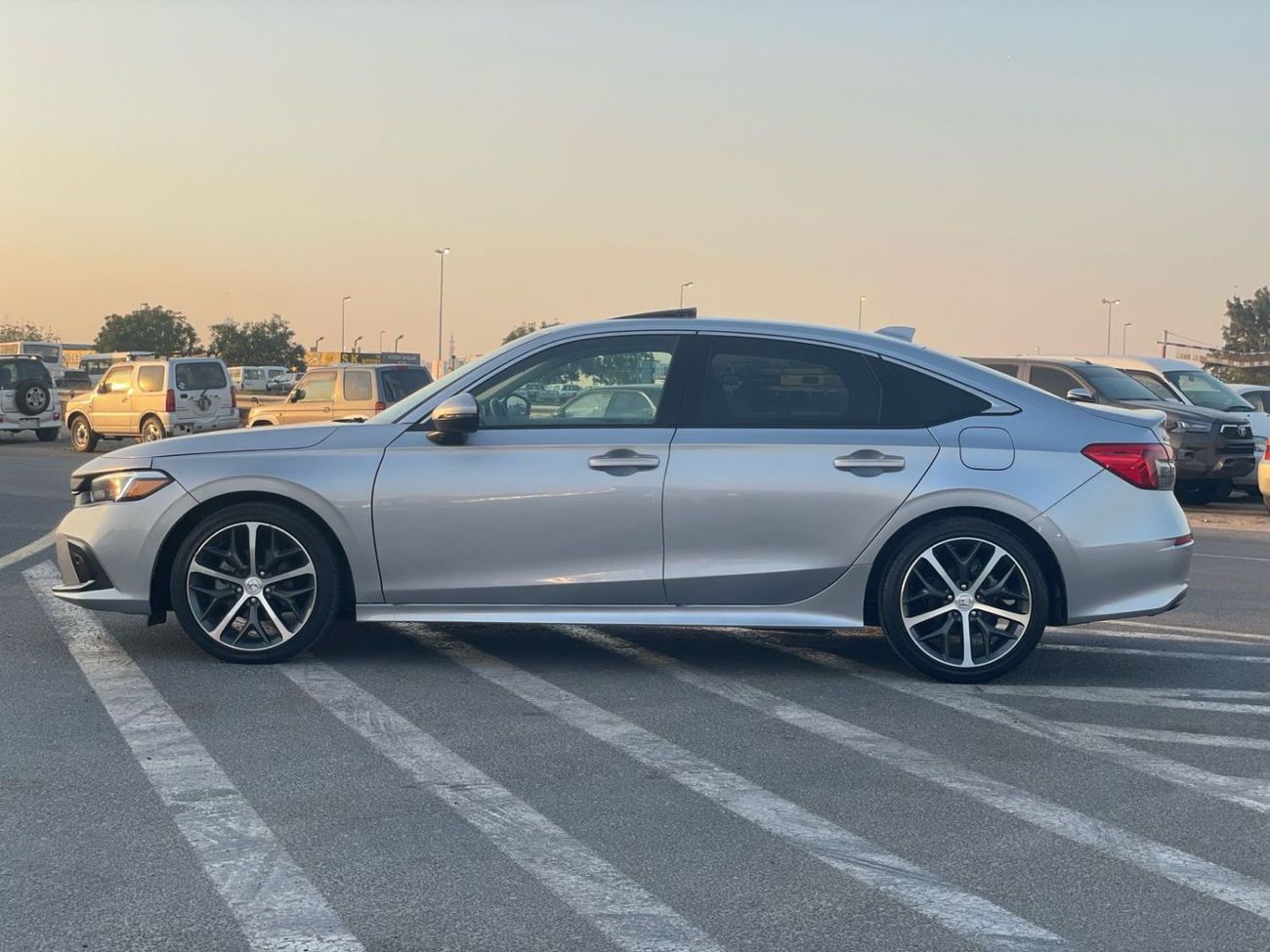 هوندا سيفيك 2023 Honda Civic Touring 1.5 V4 - Full Option - Canadian Specs -