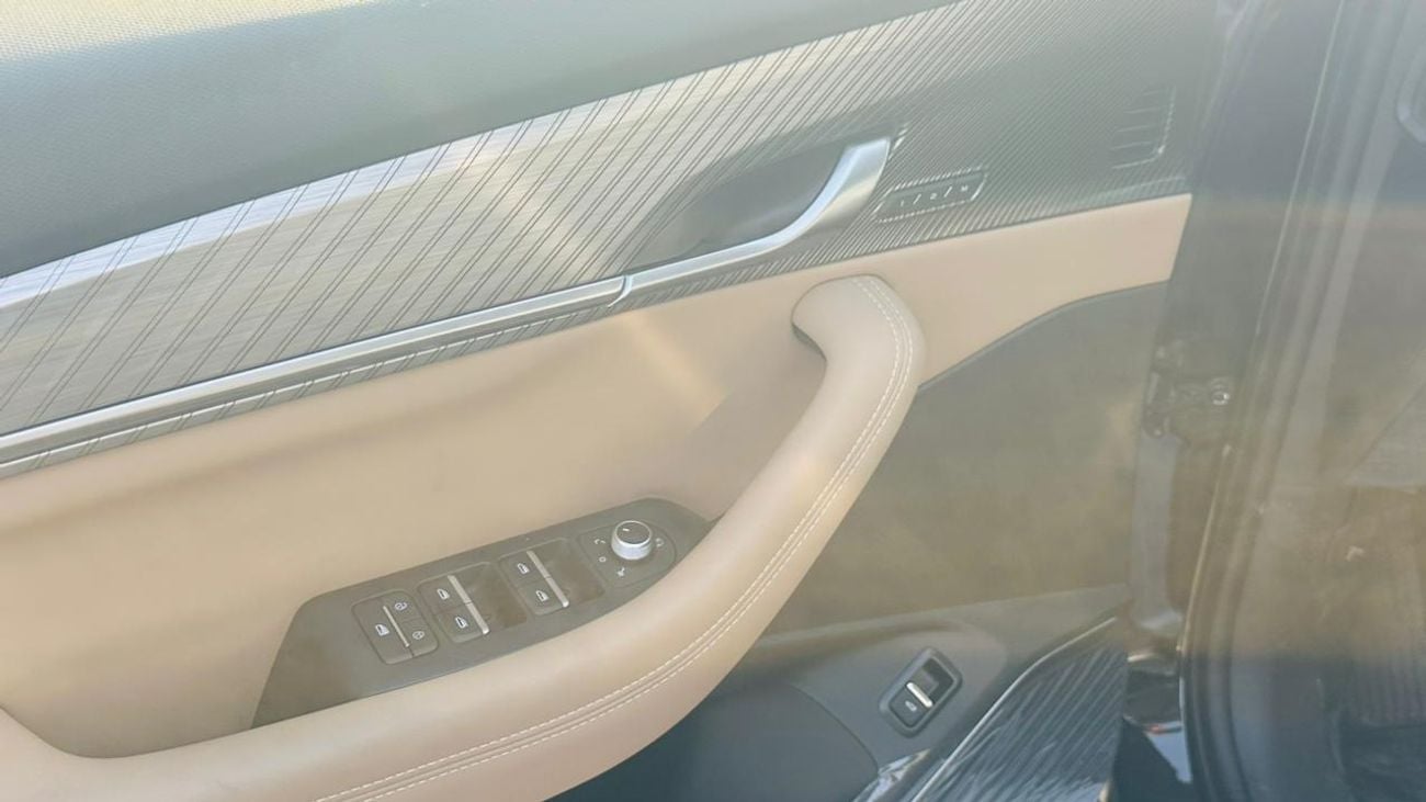 Renault Koleos 2.0 TURBO . PANORAMIC ROOF. 4WD, ELECTRIC SEAT, BOSE SOUND SYSTEM, MODEL 2026