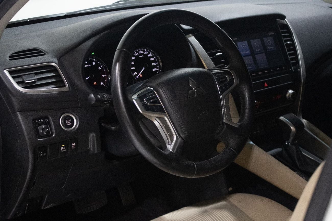 Mitsubishi Montero Sport Montero Sport 3.0 2WD GLX Med Line