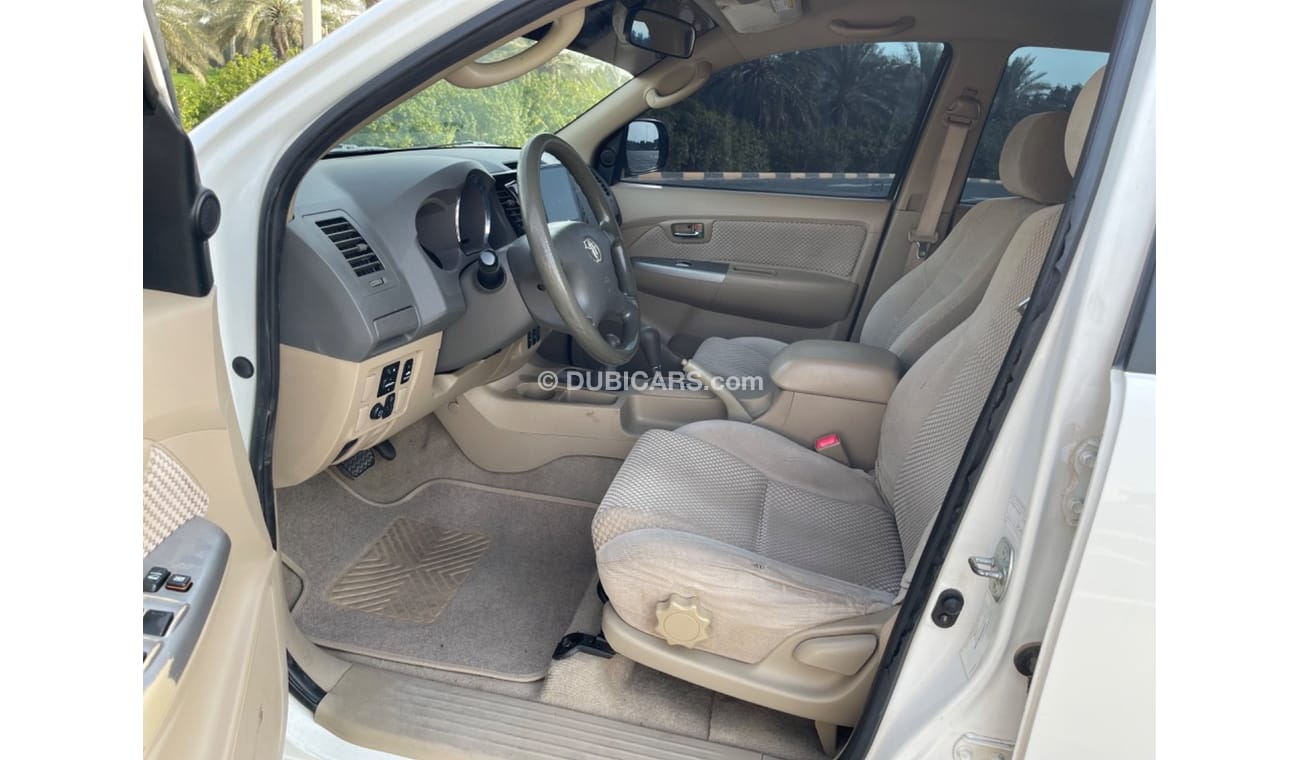Toyota Fortuner Toyota  Fortuner (Gcc- SPEC) - 2011 - VERY GOOD CONDITION