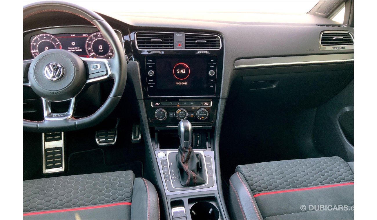 فولكس واجن جولف GTI P2 (Fabric Seats)