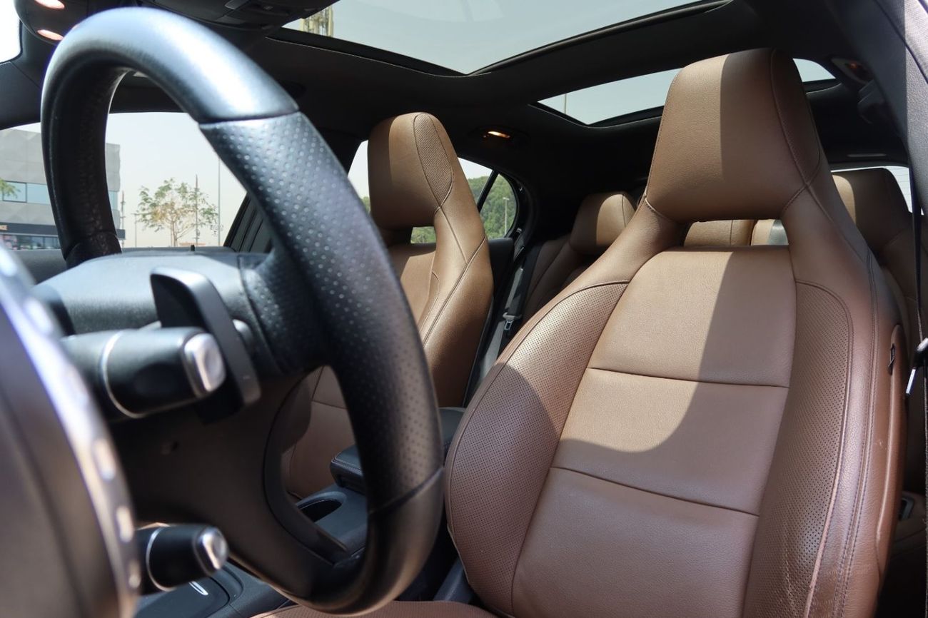 مرسيدس بنز GLA 250 Std 2.0L (211 HP)