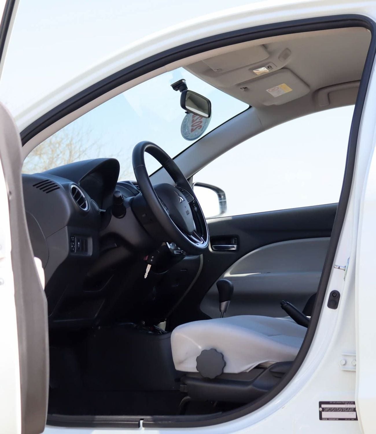 Mitsubishi Attrage GLX PREMIUM GCC Specs - Original Paint Free Accident Excellent Condition Full option