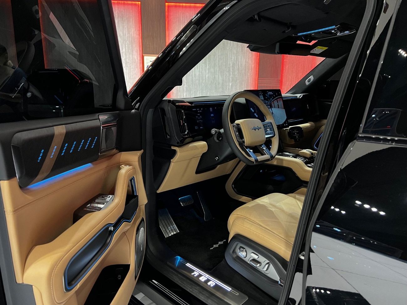 بي واي دي ليوبارد 8 Smart and Brave Flagship Edition (7 Seats)