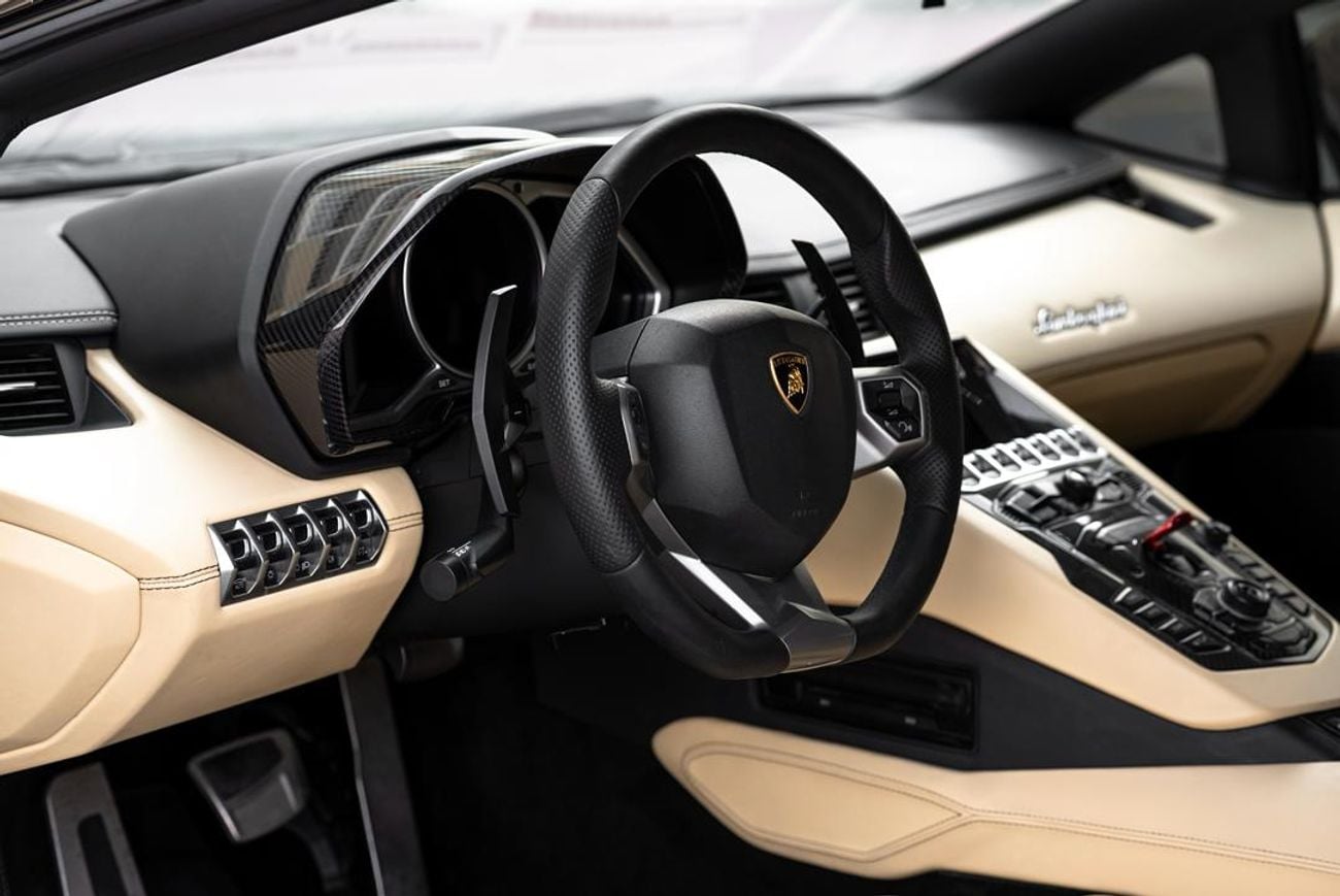 Lamborghini Aventador Roadster GCC Full Service history