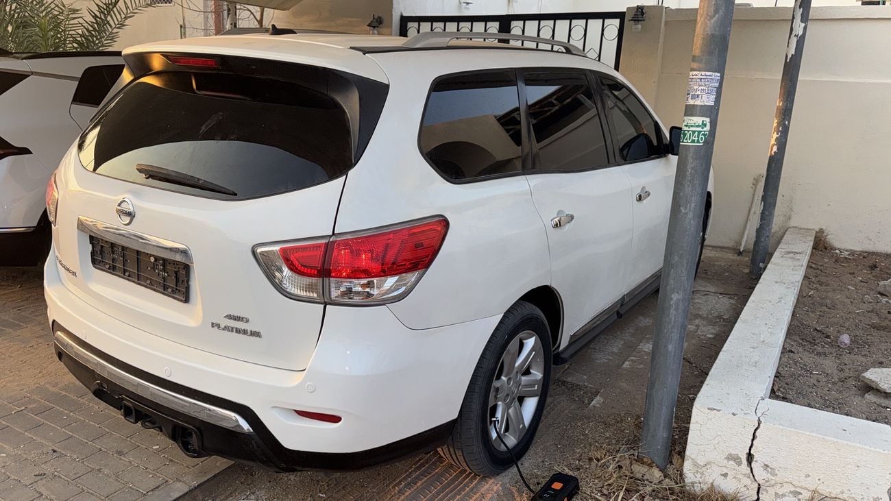 Nissan Pathfinder SV