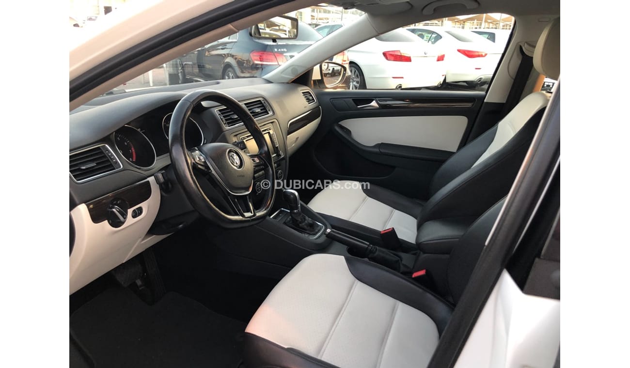 Volkswagen Jetta Volex wagan Getta model 2016 GCC car prefect condition full option sun roof leather seats bac condi