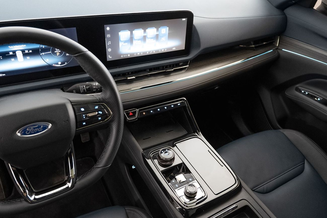 فورد تيريتوري Titanium