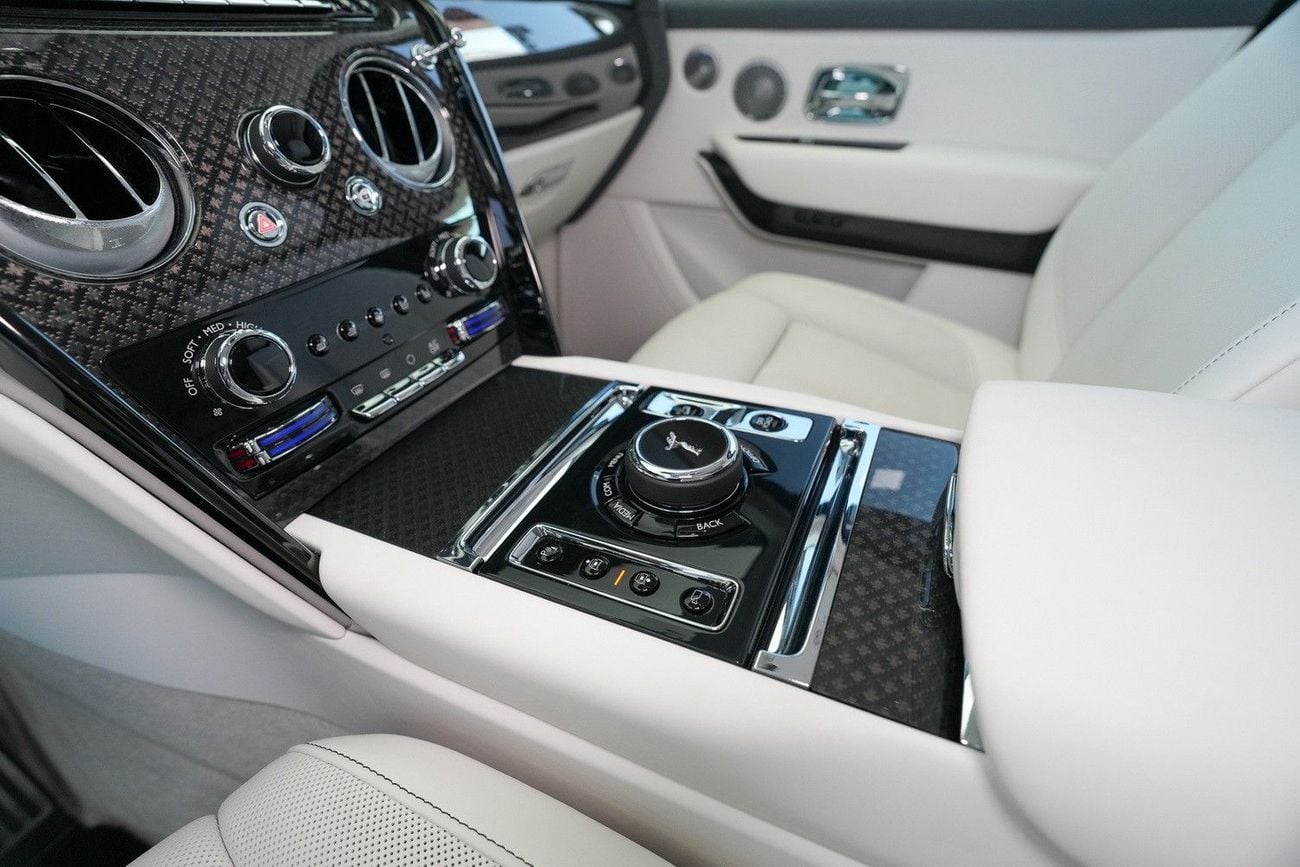 Rolls Royce Cullinan BLACK BADGE