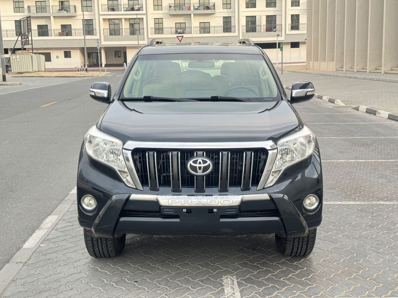 تويوتا برادو VXR 4.0L 4WD LHD-Automatic-Petrol-7 seat-5 doors