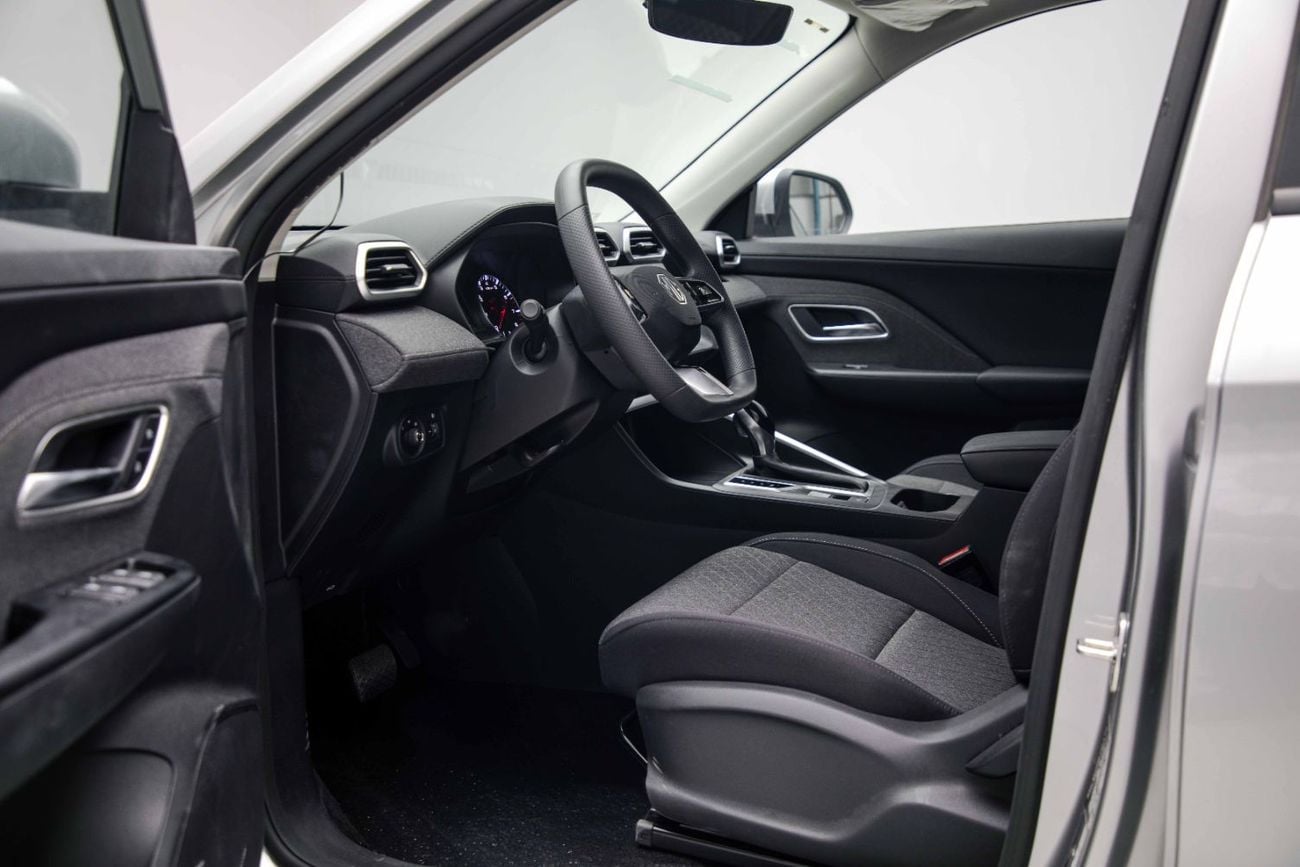 أم جي ZS STD 1.5L - Silver Inside Black | Export Only
