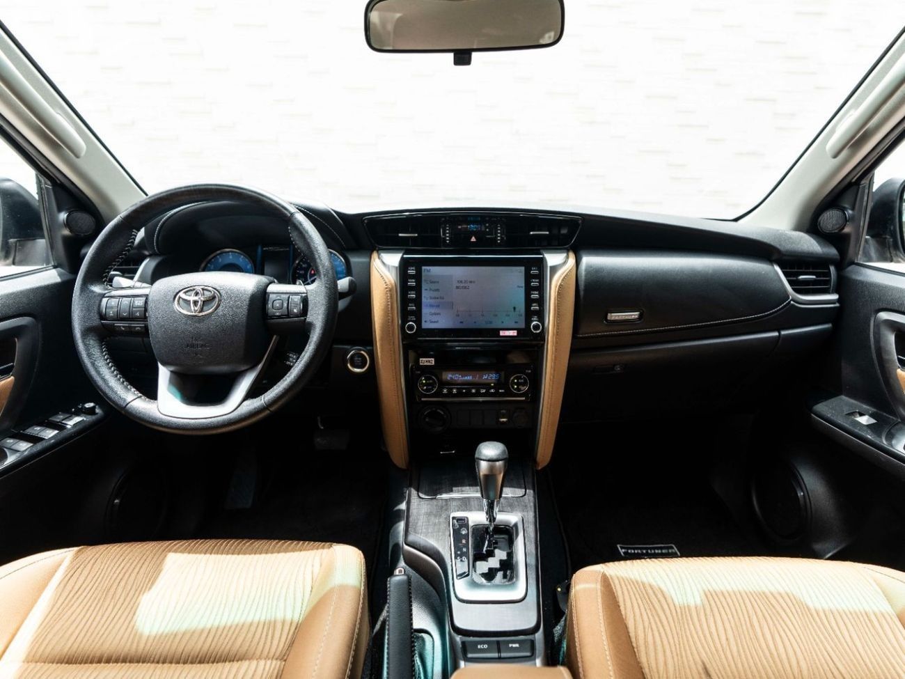 Toyota Fortuner GXR 4.0L (278 HP)