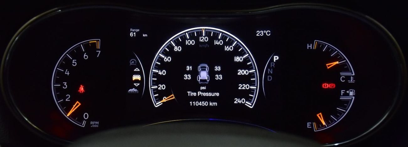 جيب جراند شيروكي EXCELLENT DEAL for our Jeep Grand Cherokee Laredo 4x4 ( 2017 Model ) in Grey Color GCC Specs