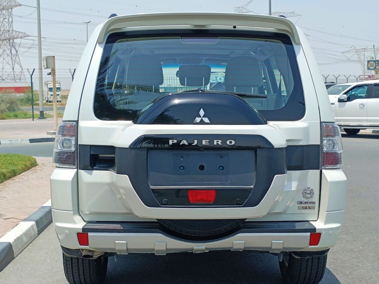 ميتسوبيشي باجيرو /SIGNATURE EDITION/ LOT#16883