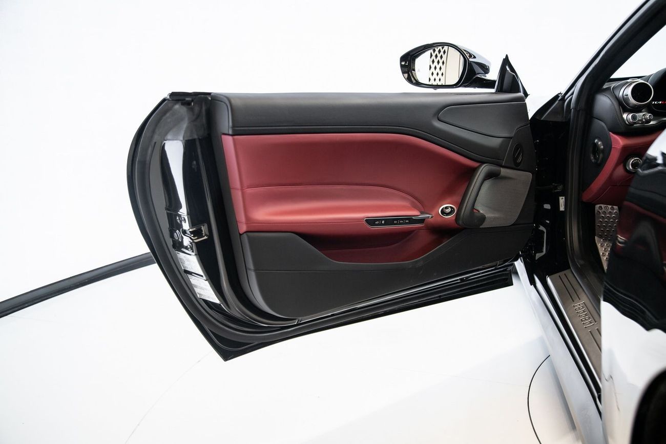 Ferrari GTC4 Lusso Ferrari GTC4LUSSO T V8