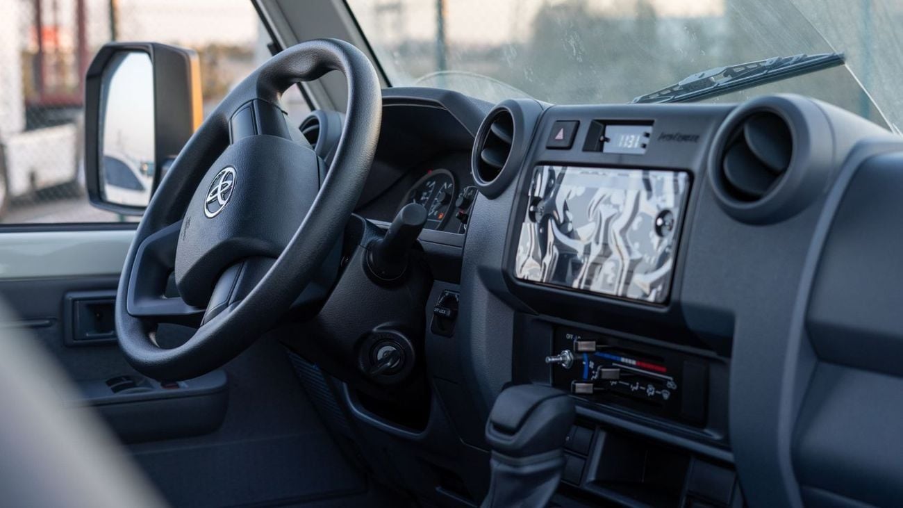 Toyota Land Cruiser Pick Up 79 SC 2.8L T/Diesel A/T 2025YM