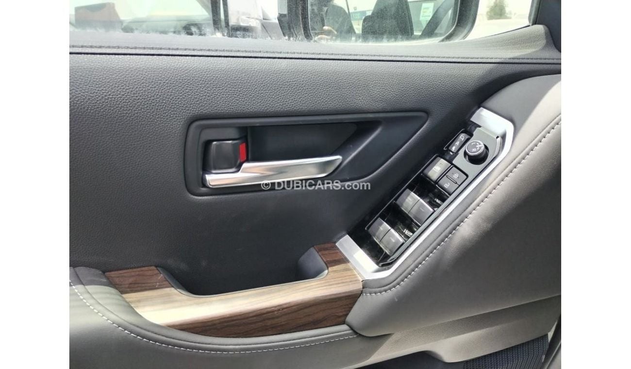 Toyota Land Cruiser TOYOTA LANDCRUISER 3.5 VX BLACK 2023 * EXPORT ONLY AFRICA *