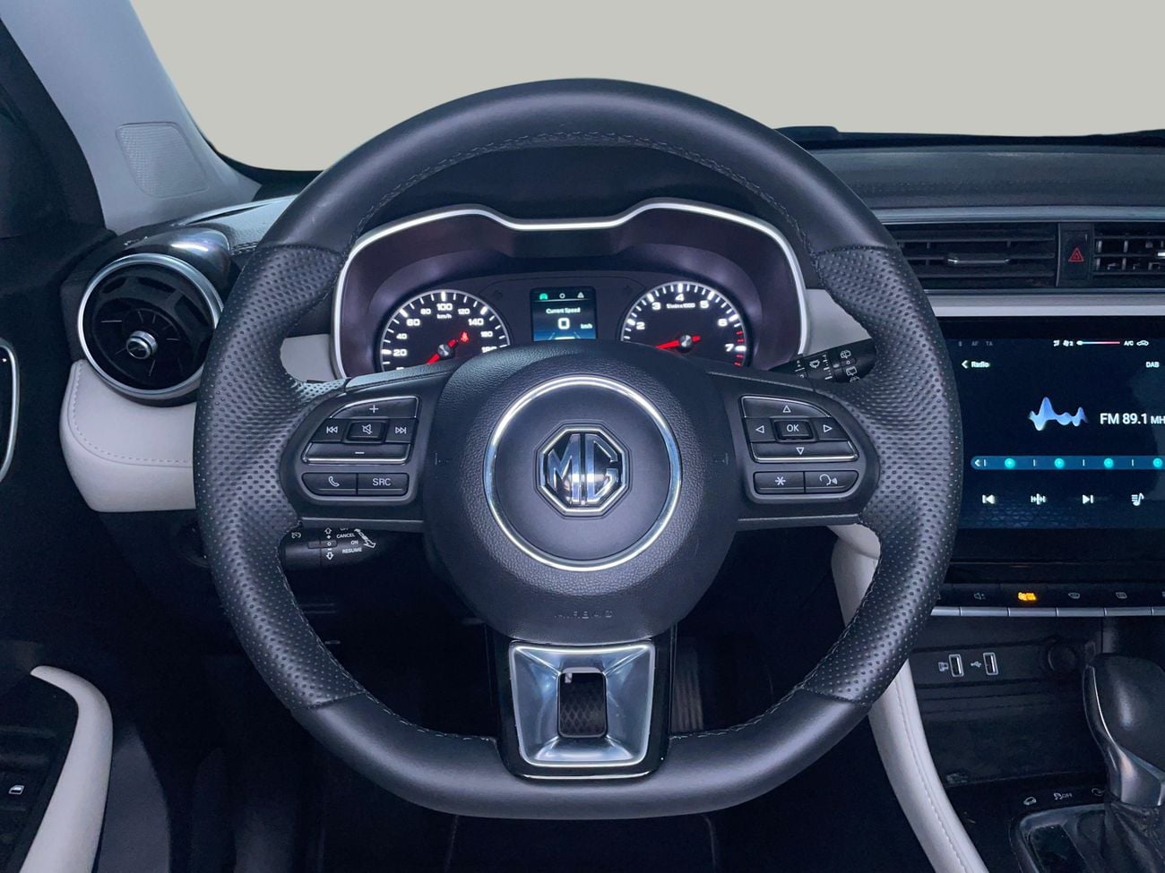 MG ZS LUX 2025 | AED 832/Month | 0 DP | 30 Day Return | Warranty | Service History