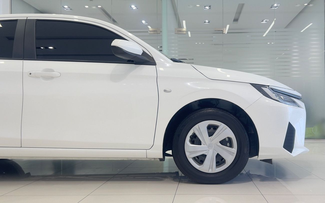 Toyota Yaris E