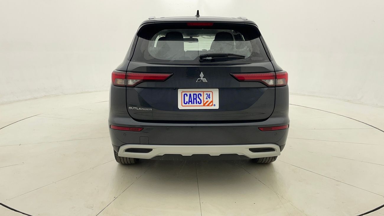 ميتسوبيشي آوتلاندر H/L SYNTHETIC LEATHER SEATS WITH SUNROOF 2.5 | بدون دفعة مقدمة | اختبار القيادة في المنزل