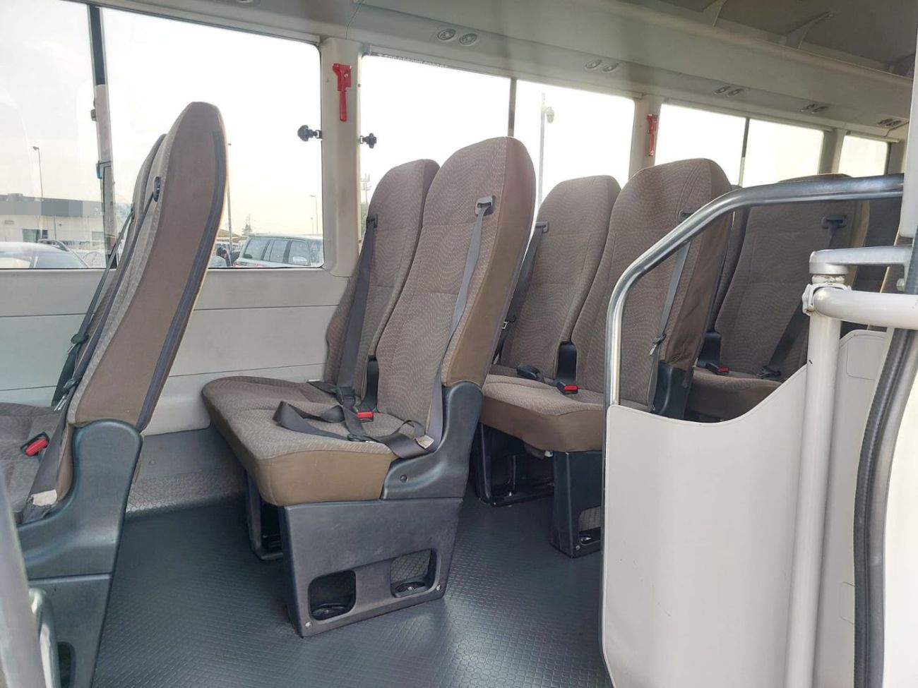 Toyota Coaster TOYOTA COASTER BUS RHD 2017 MODEL 4.0 L DIESEL AUTOMATIC(PM00207)