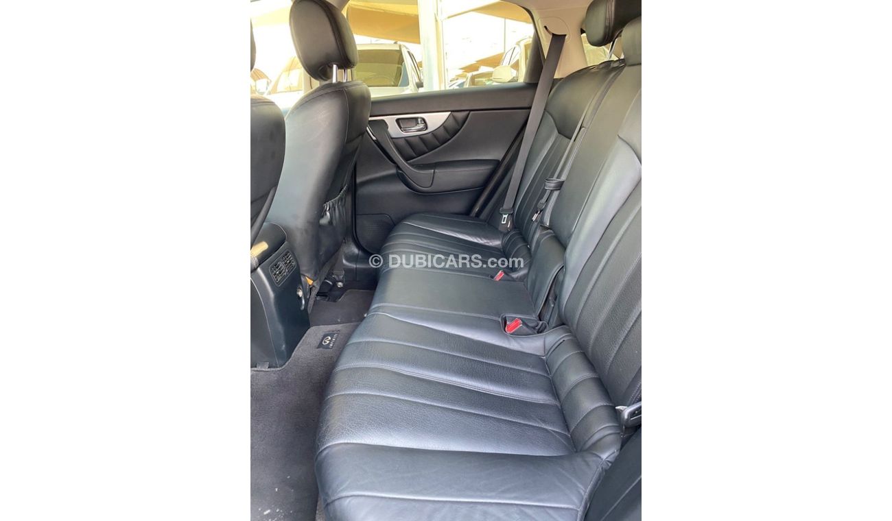إنفينيتي FX35 Infiniti FX35 , 2011 , low miles full option, in excellent condition