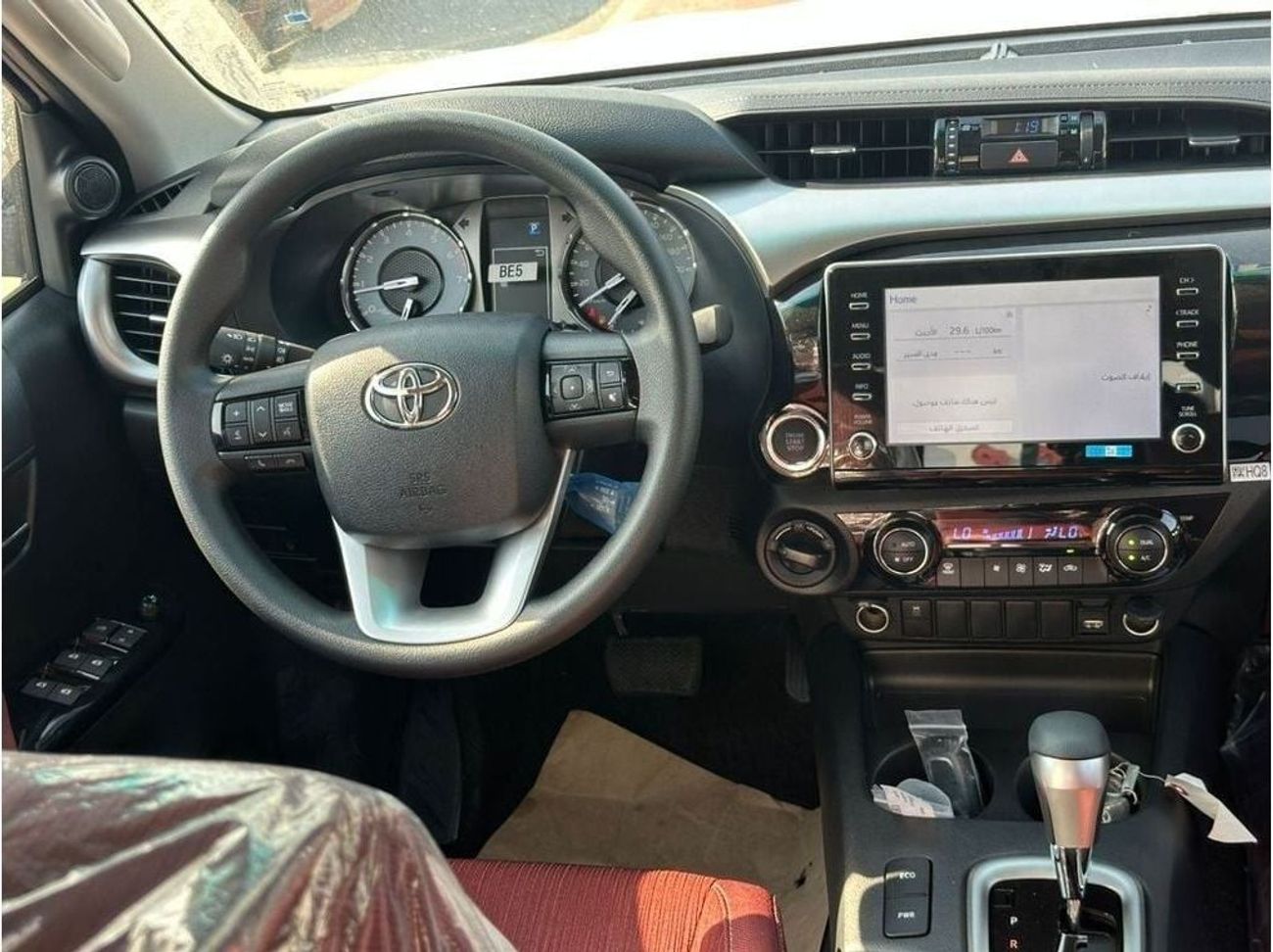 Toyota Hilux TOYOTA HILUX 2.7 AT FULL OPTION WITH PUSH START WHITE OMAN SPEC 2025