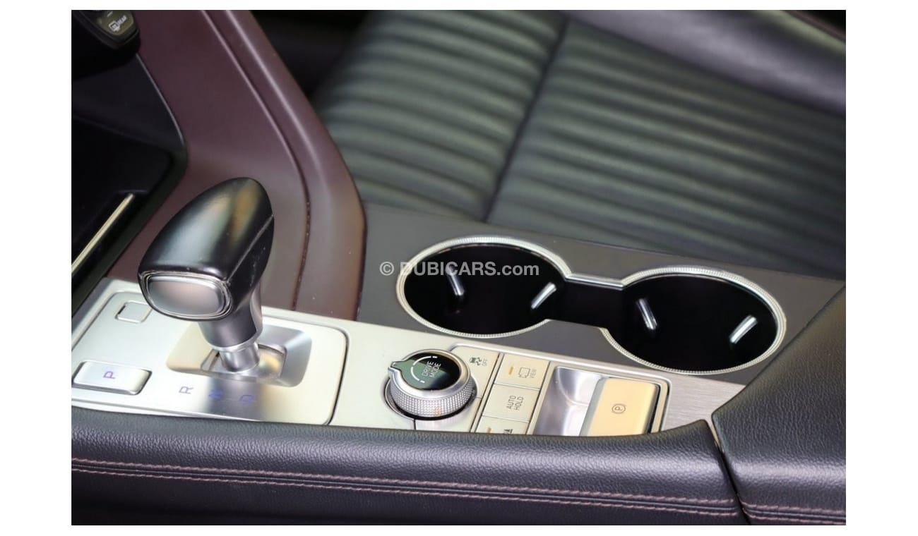 Genesis G70 Genesis G70 Platinum / 3.3T / 2018 / GCC / Free Accident