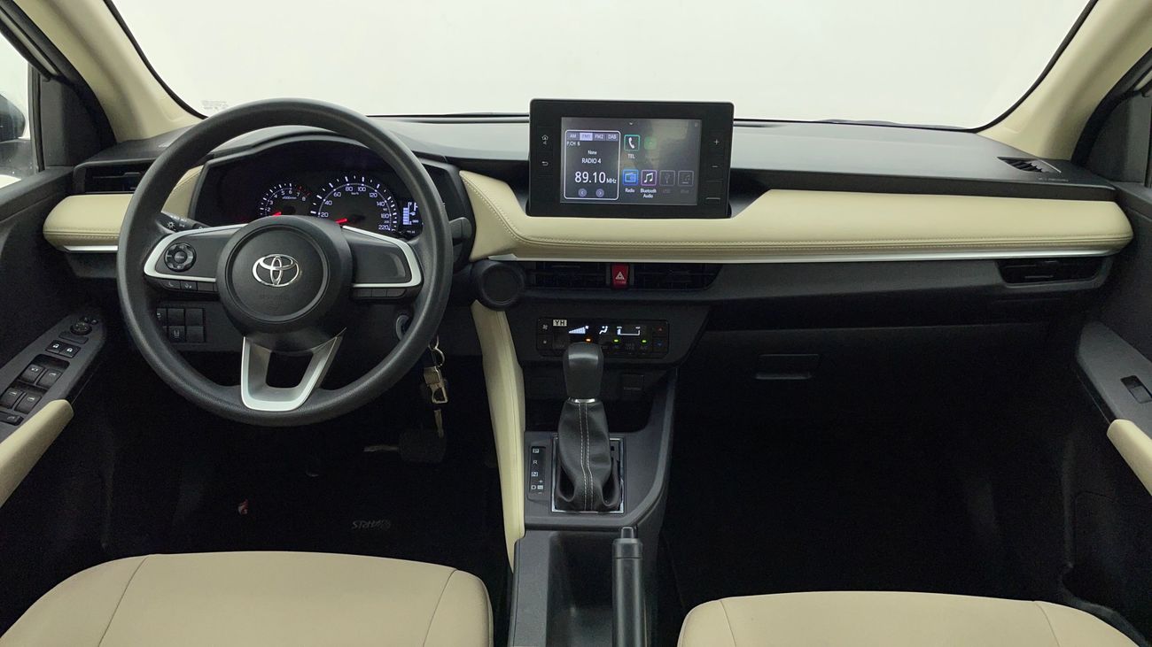 تويوتا يارس E 1.5 | بدون دفعة مقدمة | اختبار القيادة في المنزل