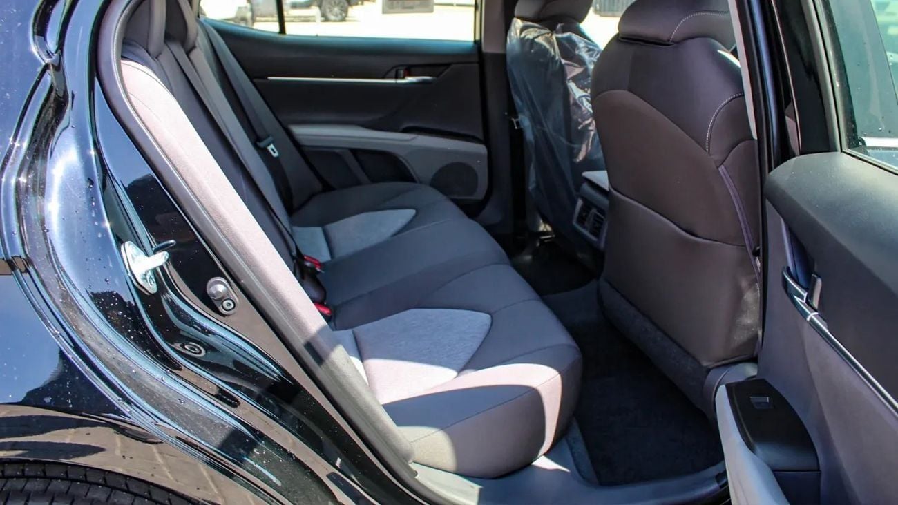 Toyota Camry LE STD 2.5L (204 HP)