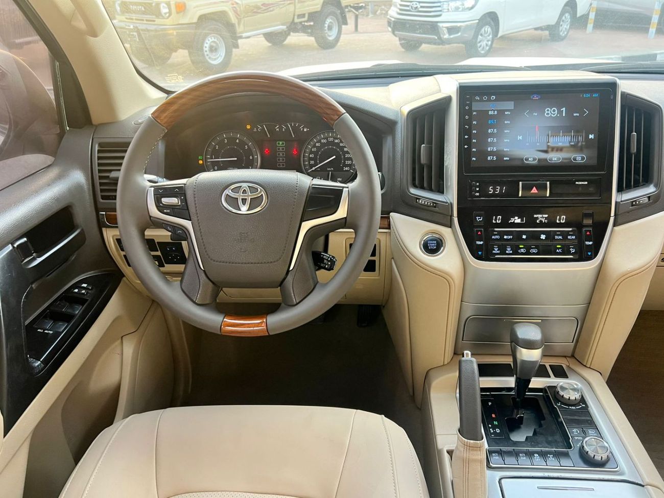 Toyota Land Cruiser 2018 Toyota Land Cruiser EX.R 4.0L V6 - AWD 4x4 - GCC - Leather Seat - Rear Camera & Sensor - Accide