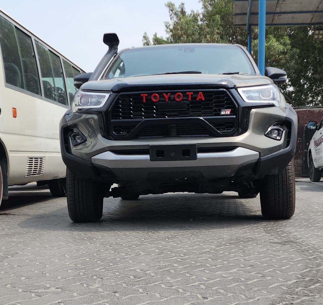 Toyota Hilux DIESEL HILUX ROGUE ,2.8L ,RIGHT HAND HAND DRIVE ,AUTO TRANSMISSION