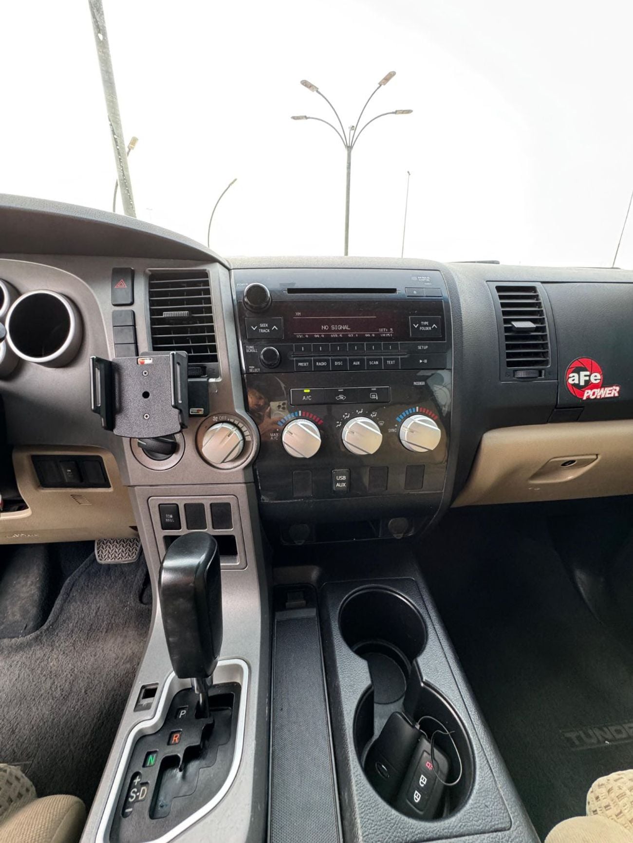 Toyota Tundra Std 5.7L