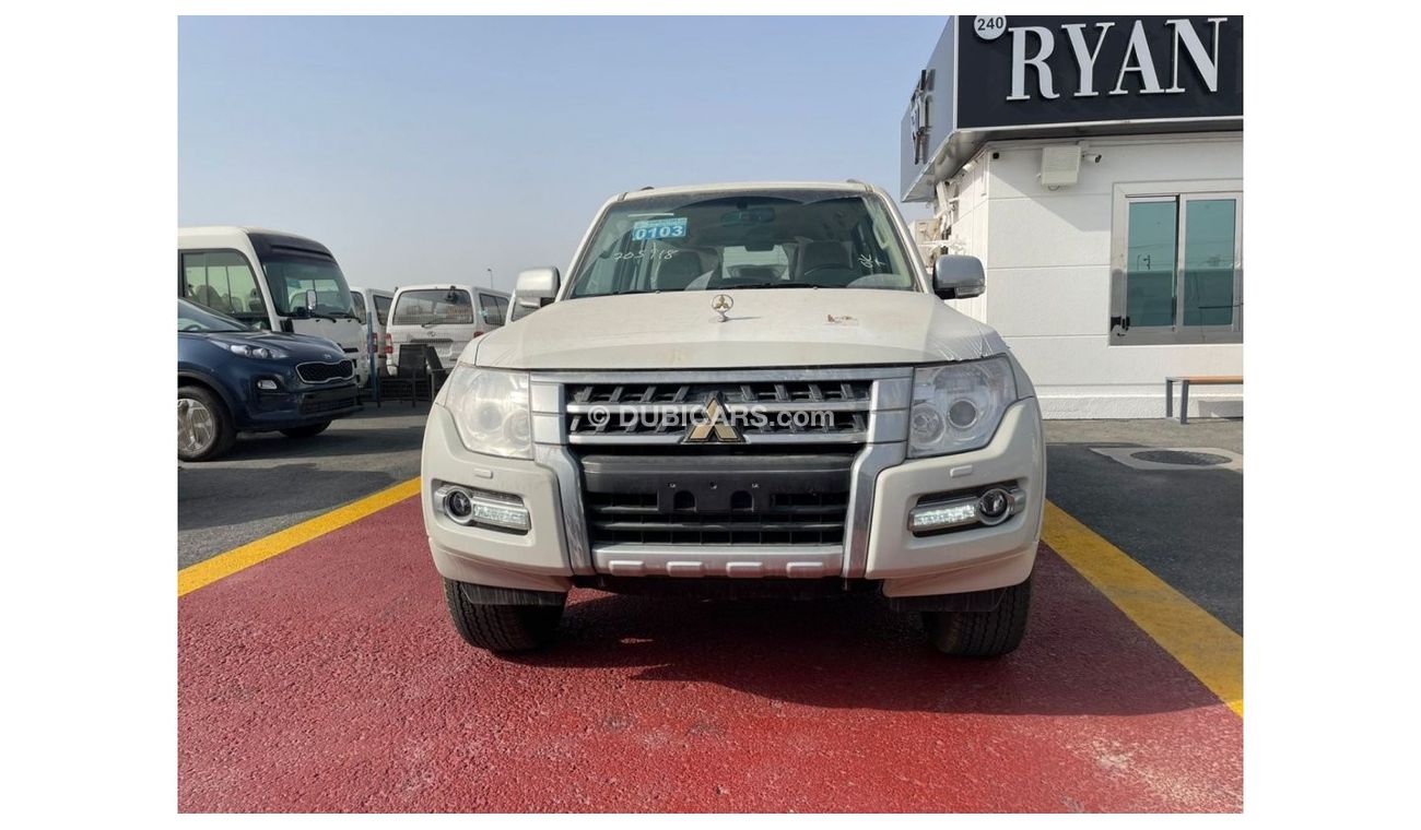 ميتسوبيشي باجيرو ميتسوبيشي باجيرو 3.8 لتر بنزين موديل 2020 لون ابيض للتصدير فقط