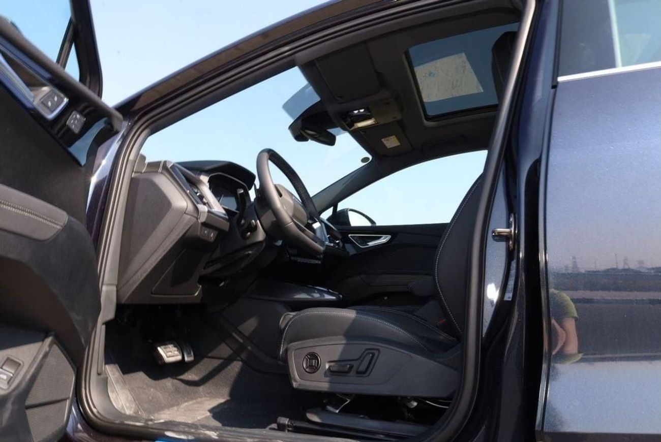 Audi Q4 Audi_Q4_40e-tron_605KM_2024_Full_Options