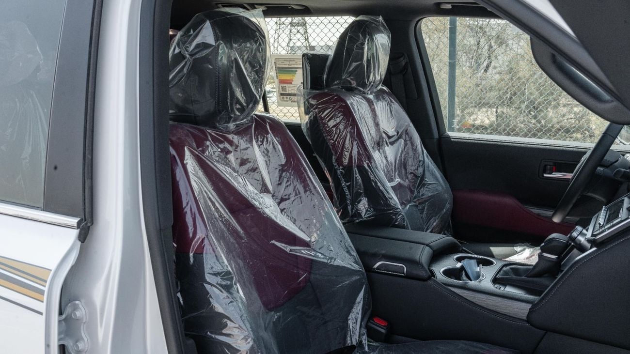 Toyota Land Cruiser 2026 Toyota Land Cruiser VXR 3.5L AT Petrol (White-Red)