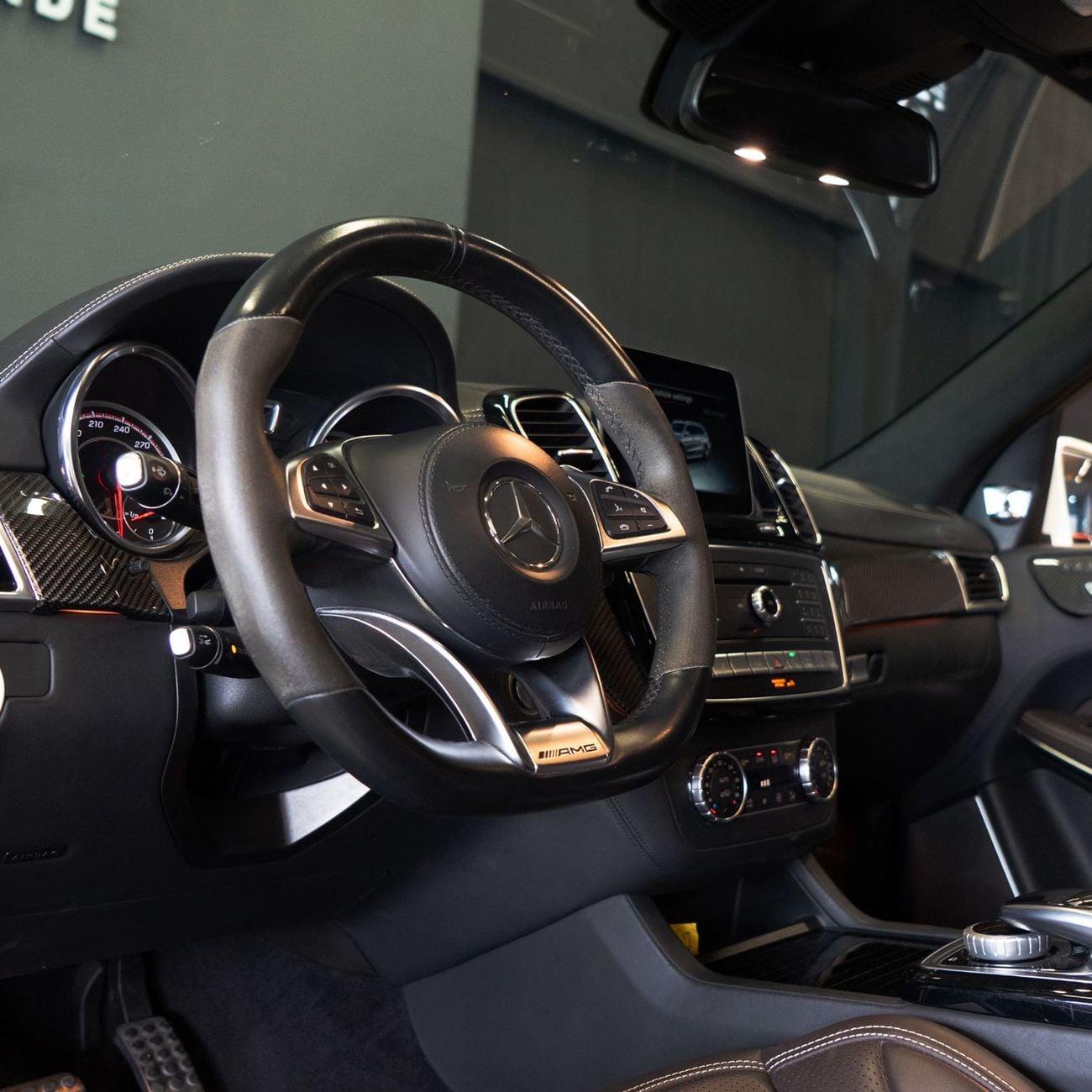 مرسيدس بنز GLS 63 AMG Std 5.5L