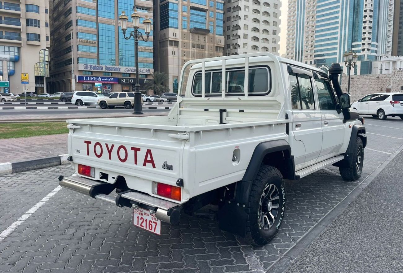 Toyota Land Cruiser Pick Up diesel 4.5 liter ,right hand drive 4 doors manual transmission 2023 model
