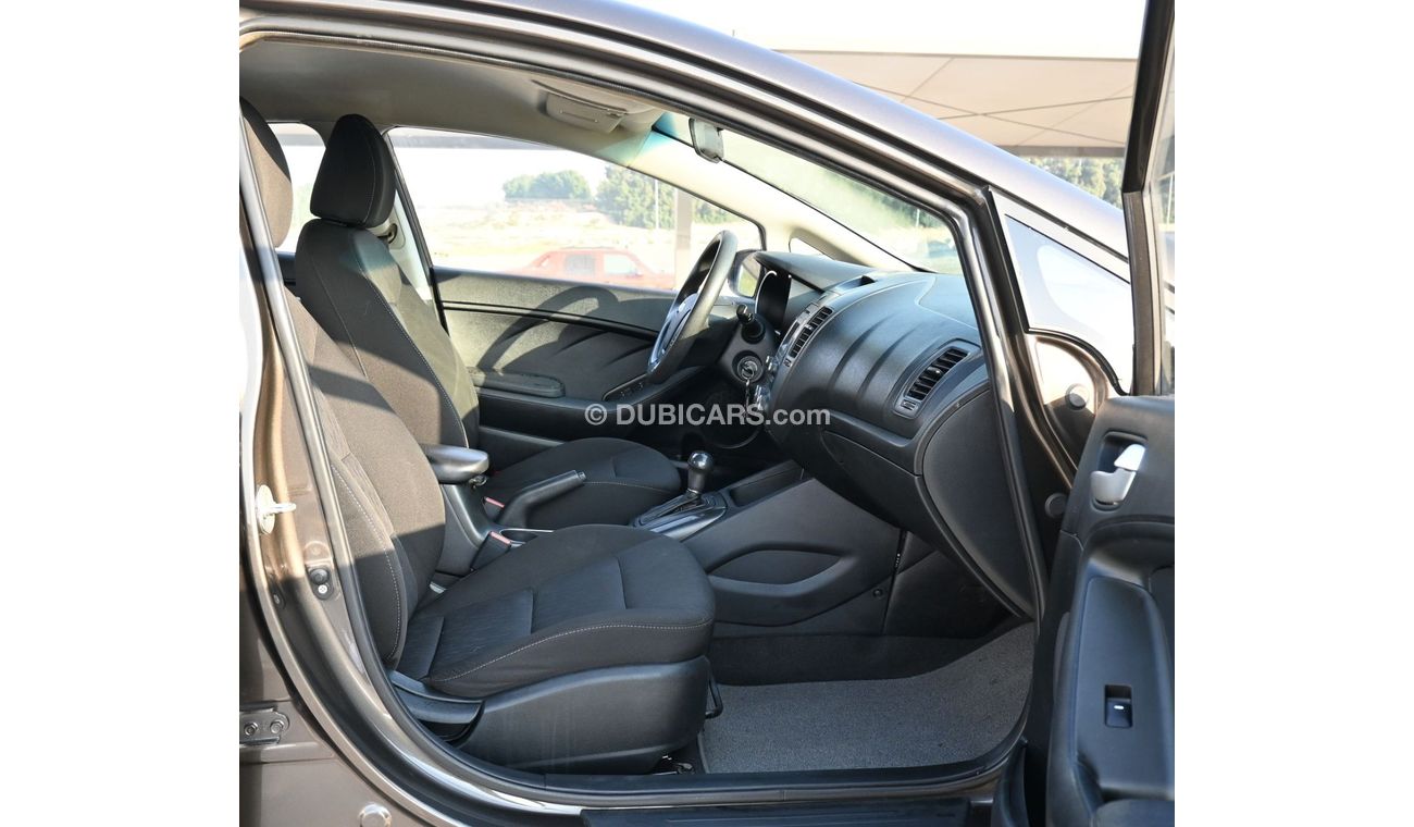 كيا سيراتو خليجي بحالة ممتازة بدون حوادث 1.6