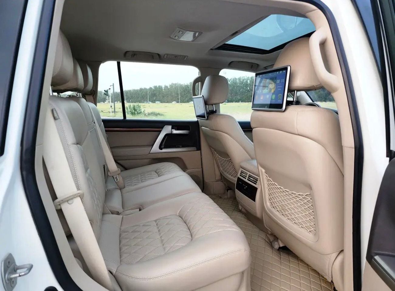Toyota Land Cruiser GXR 2018 MODEL FACELIFT TO 2024 SHAPE EXTERIOR AND INTERIOR BOTH FULL OPTION