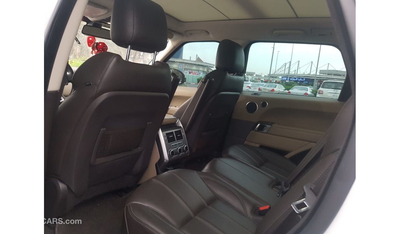 لاند روفر رينج روفر سبورت Range Rover Sport 3.0L HSE 2016 under warranty 2021 and full service in agency no accident/رينج روفر