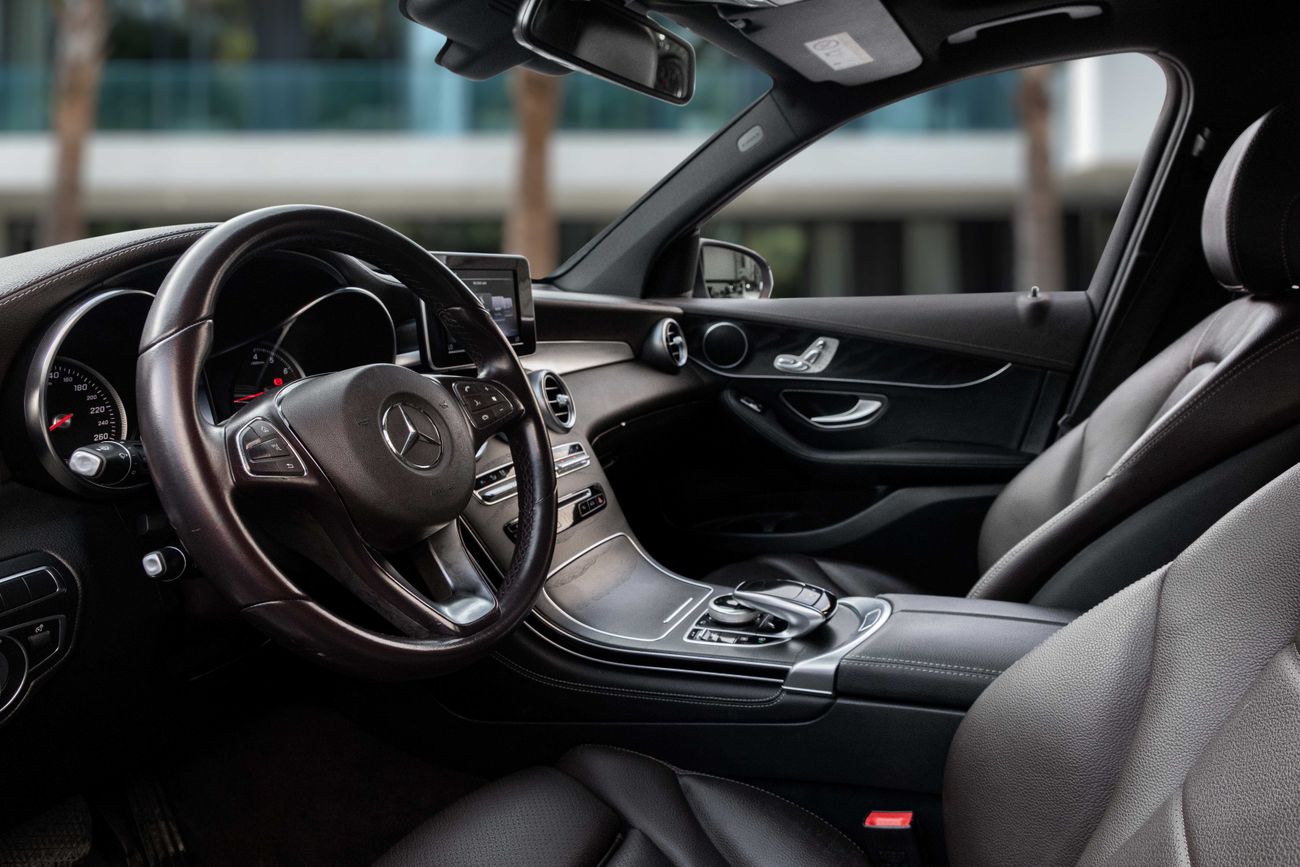 مرسيدس بنز GLC 250 GLC 250 4MATIC | 2,138 P.M | 0% Downpayment | Warranty | Pristine!